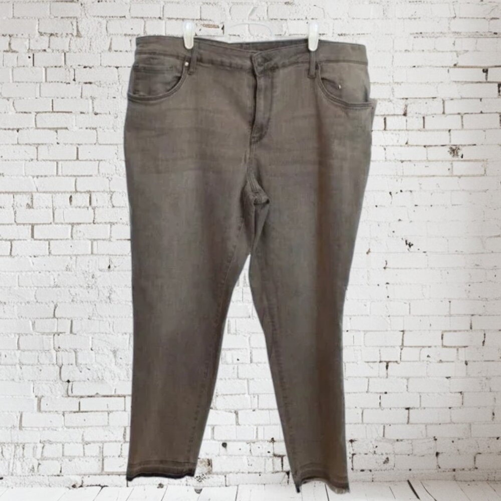 NWT Falls Creek Frayed Ankle HW Skinny Stretch Jeans Black Plus Size 18